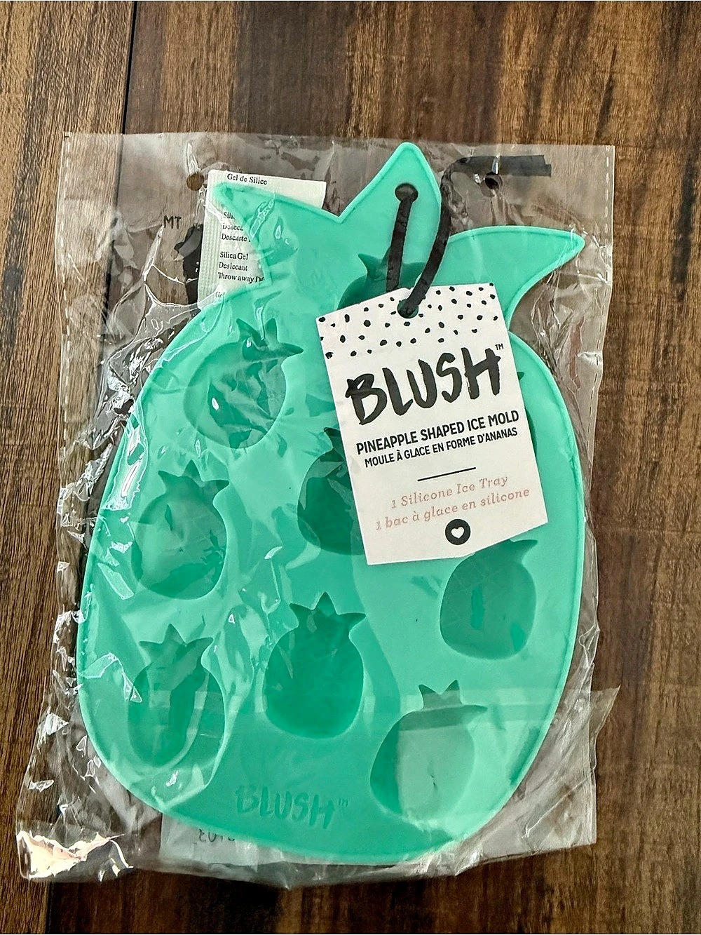 BLUSH Pineapple Shaped Ice Mold Green NWT